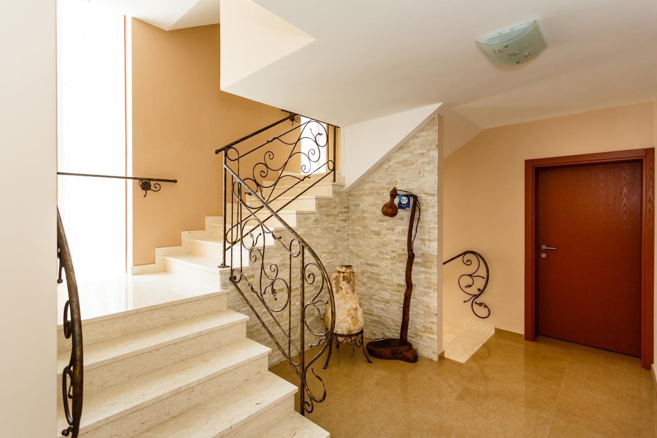 Villa Aria Малинска Экстерьер фото