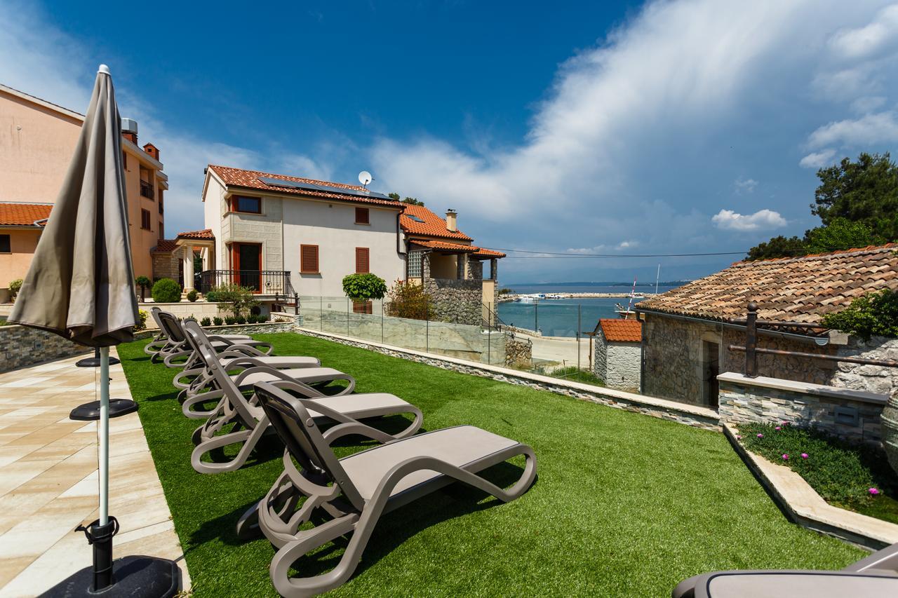 Villa Aria Малинска Экстерьер фото