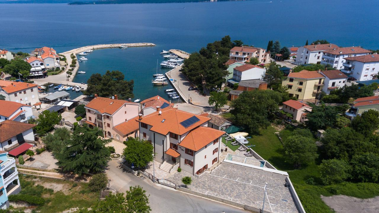 Villa Aria Малинска Экстерьер фото
